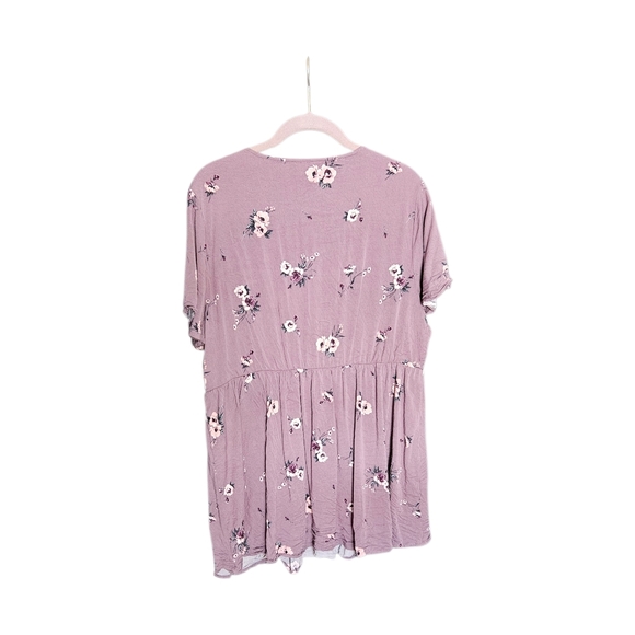 Torrid Floral Peplum Top in Dusty Mauve - Picture 3 of 4